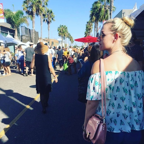 Off the Shoulder Cactus Top - Picture 2 of 4